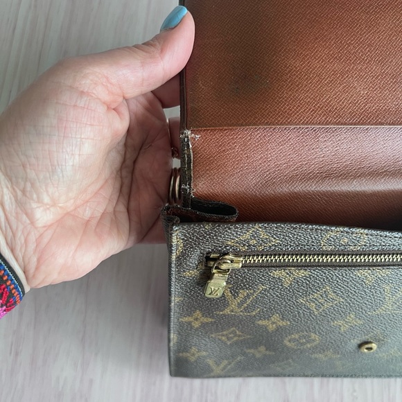 Louis Vuitton vintage clutch wallet hand paired and sealed Vivienne inspired. - Picture 10 of 12